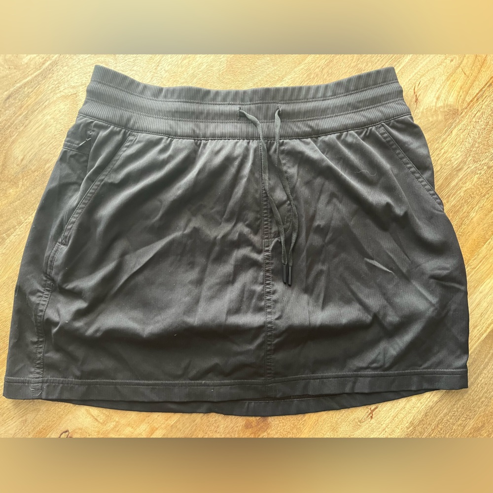 The North Face Black Skirt size Medium